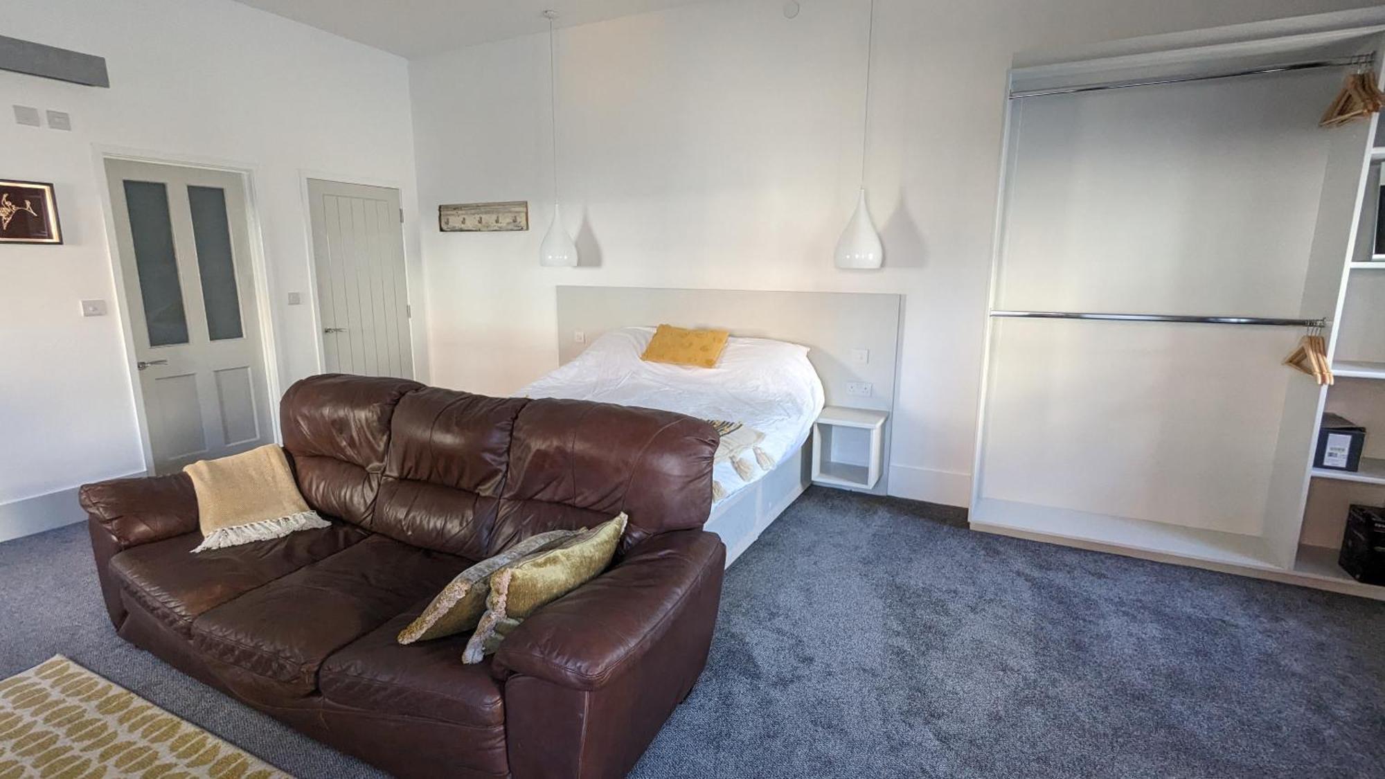 Gorgeous Comfortable Apartment On The High Street Merthyr Tydfil Luaran gambar